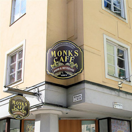 ../media-library_1080x1080/fasadskylt_monks_cafe_fasadskyltar_clarex_2.jpg